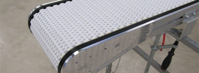 Modular belt for transporting food or other bakery products in production