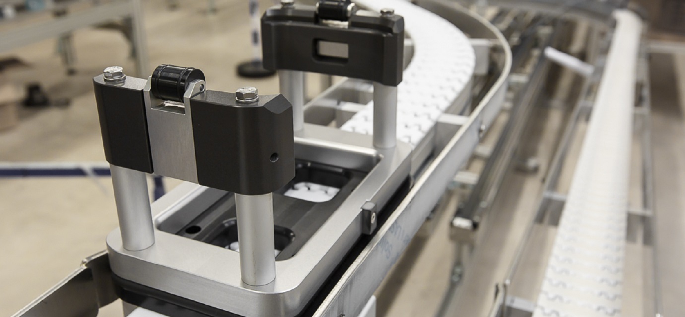 workpiece carrier on pallet conveyor system from modular automation