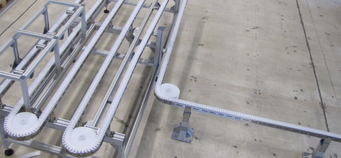 plastic link chain on stainless steel chain conveyor system
