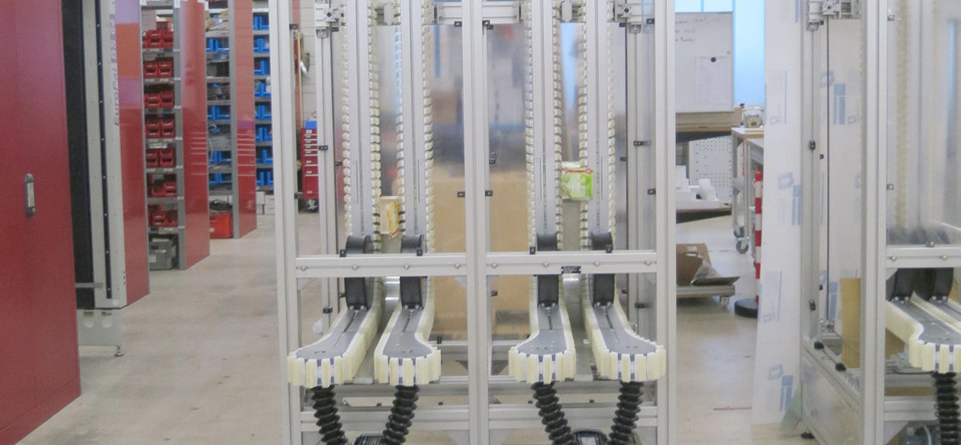 Wedge conveyors from modular automation