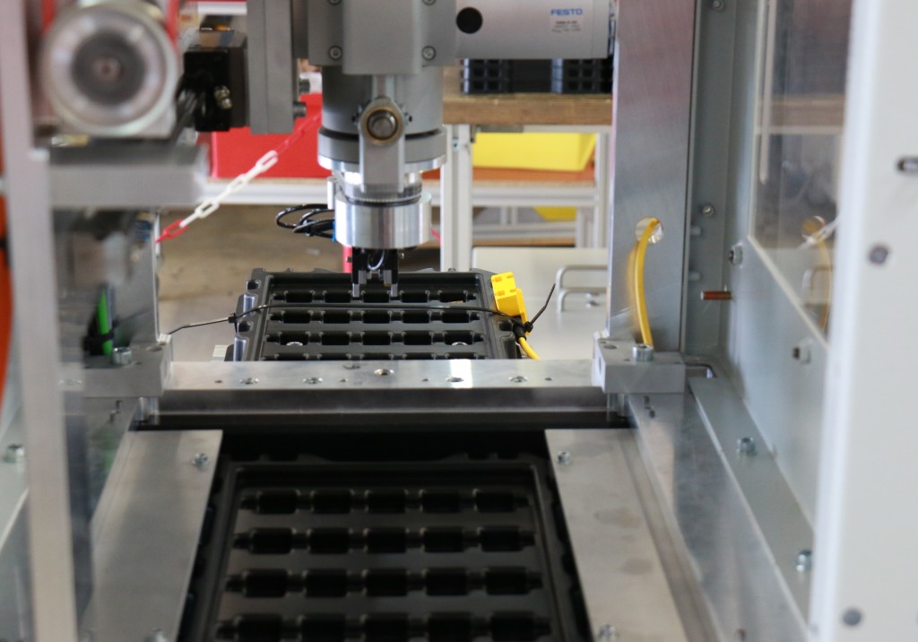 Maintenance Tray Stackable Tray stacker: stacking/unstacking trays | modular automation