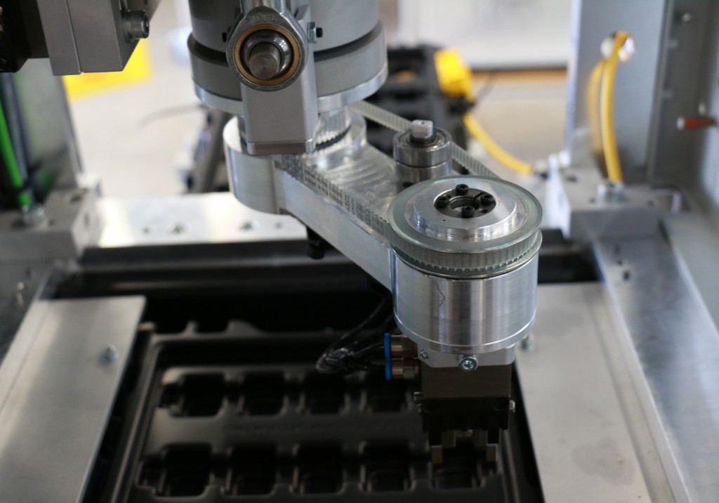 Tray stacker: stacking/unstacking trays | modular automation