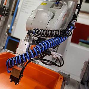 Roboter-Traystapler im Bereich CNC Automatisierung 