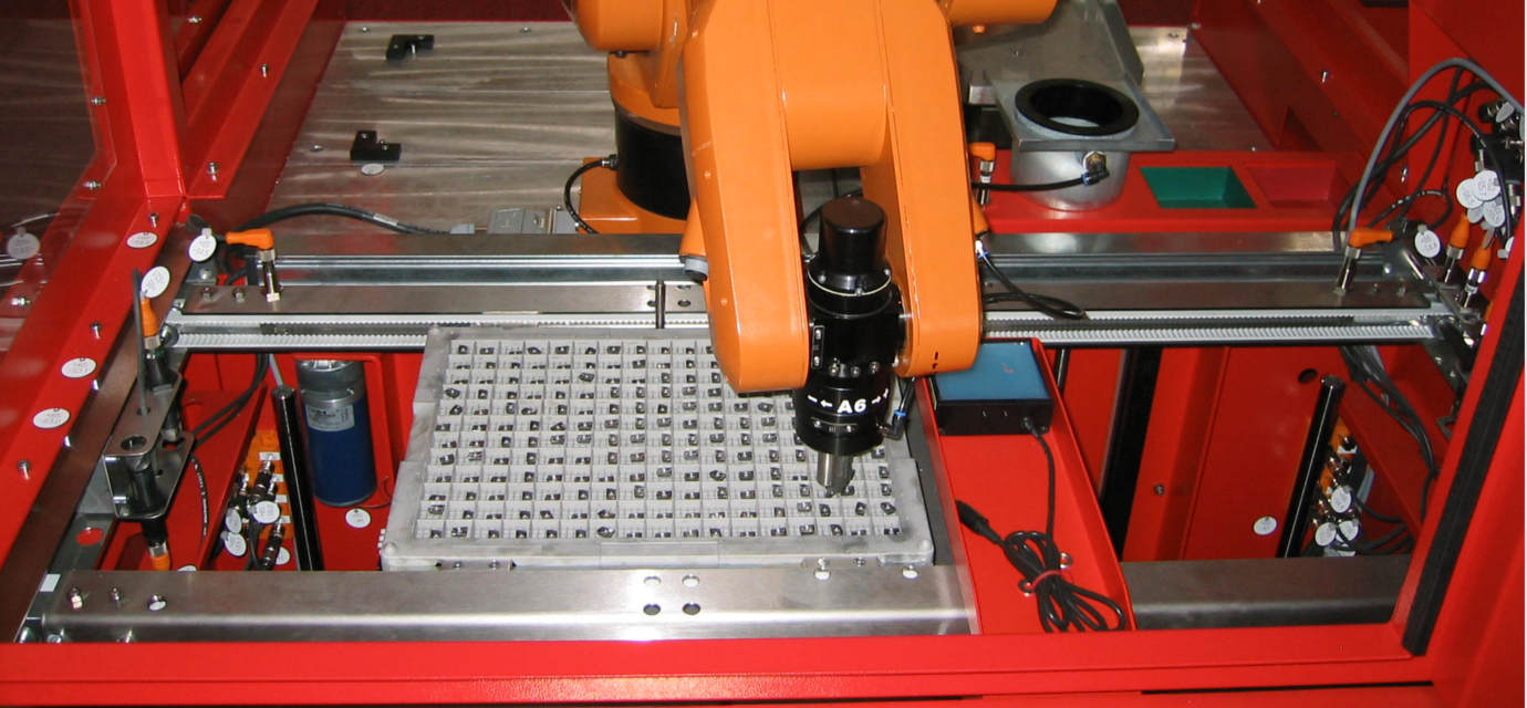Palletizer machine with integrated roboter 